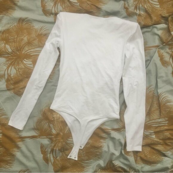 nwot Babaton Contour Shoulder Pad Longsleeve Bodysuit S - Picture 3 of 3